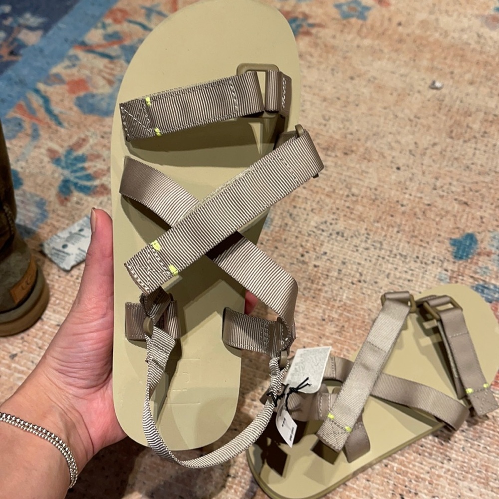 Gap Strap Up Hiking Sandals